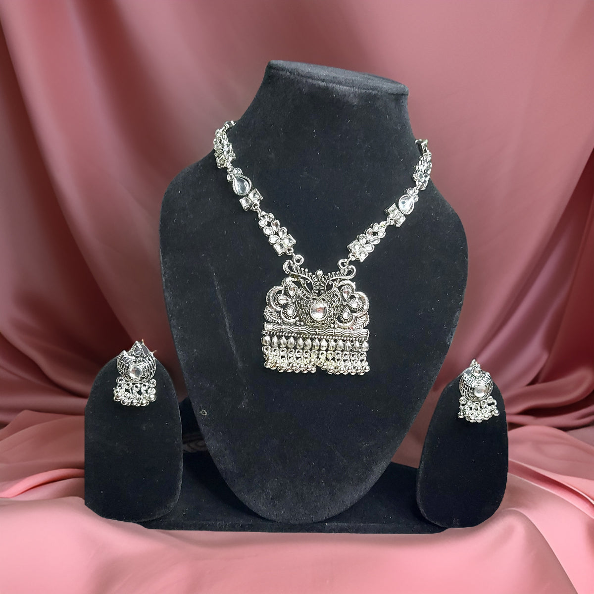 Elevate your look with our Kuhu Necklace. This stunning piece exudes sophistication with its timeless design and superior craftsmanship. Whether worn alone or layered with other necklaces, it adds a touch of glamour to any outfit.
