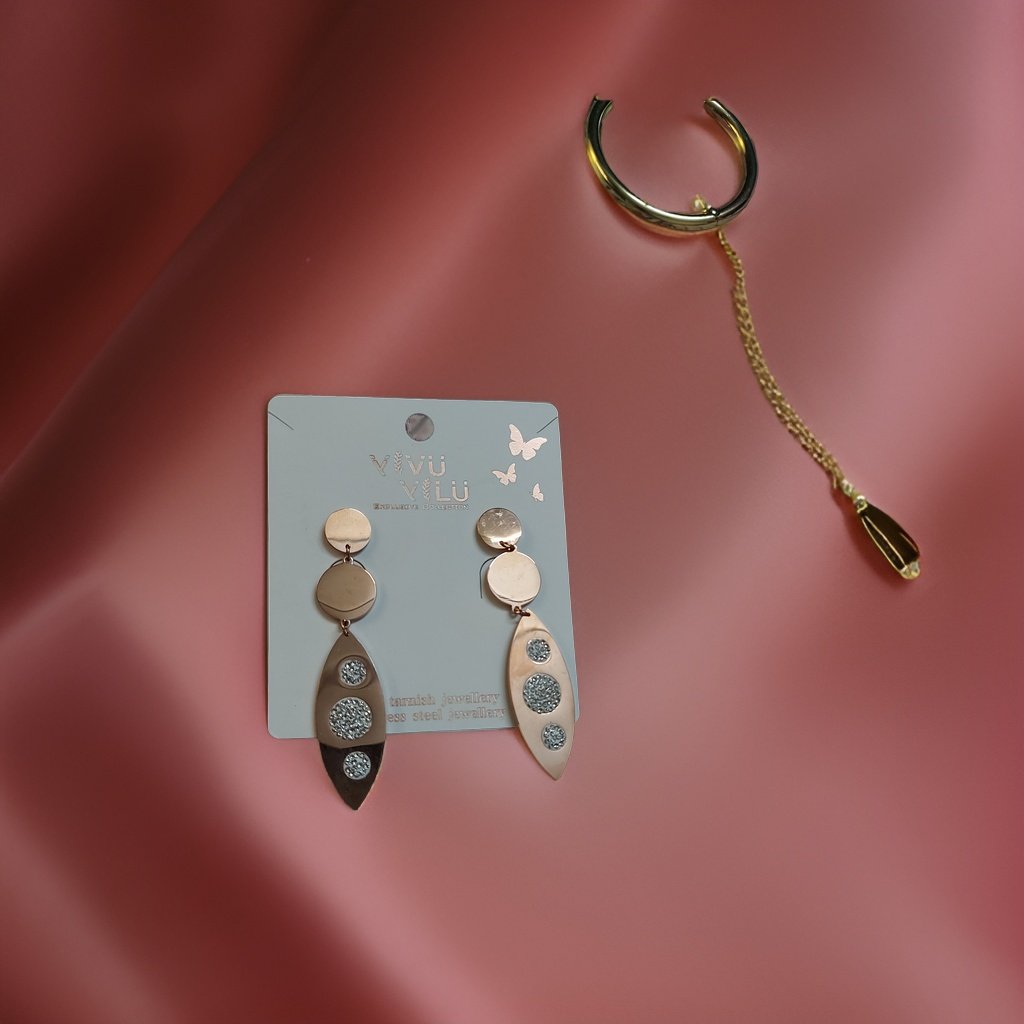This beautiful earring is perfect for adding a touch of style to your look. It's crafted with care to ensure both durability and elegance. The sleek design and high-quality materials make it an ideal accessory for any occasion.