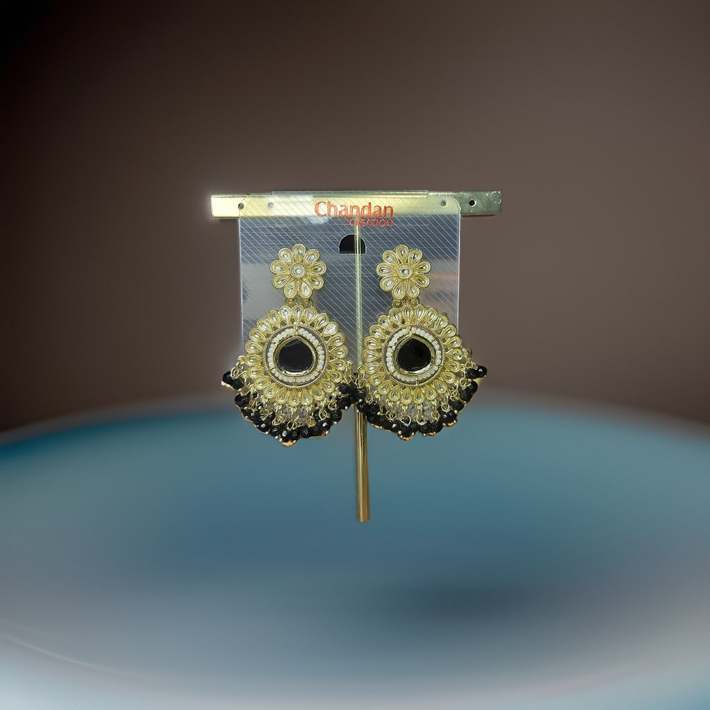 This beautiful earring is perfect for adding a touch of style to your look. It's crafted with care to ensure both durability and elegance. The sleek design and high-quality materials make it an ideal accessory for any occasion.