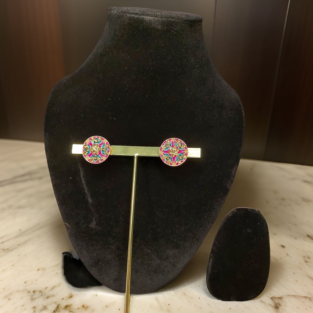 This beautiful earring is perfect for adding a touch of style to your look. It's crafted with care to ensure both durability and elegance. The sleek design and high-quality materials make it an ideal accessory for any occasion.