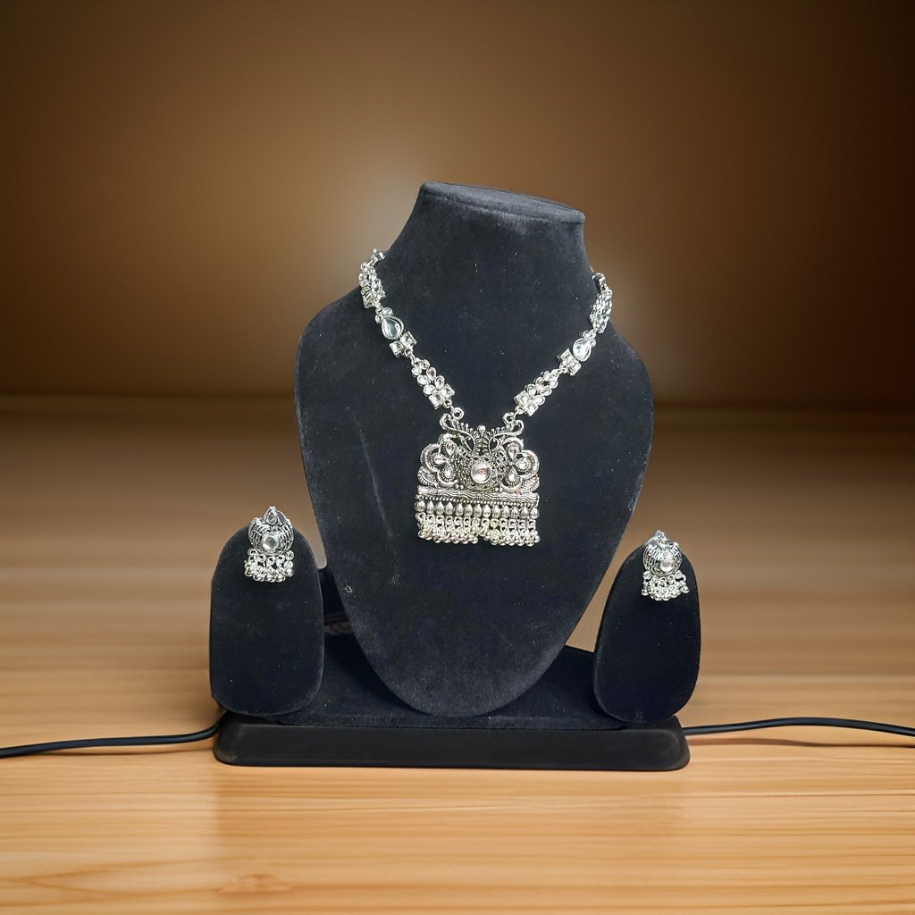 Elevate your look with our Kuhu Necklace. This stunning piece exudes sophistication with its timeless design and superior craftsmanship. Whether worn alone or layered with other necklaces, it adds a touch of glamour to any outfit.