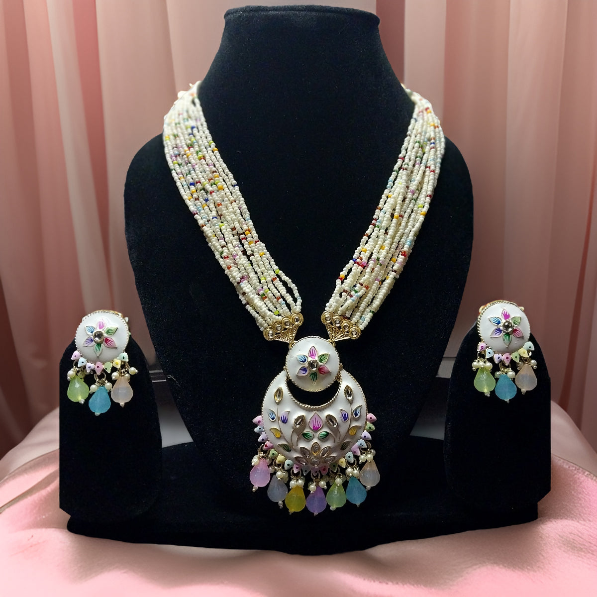 Elevate your look with our Kuhu Necklace. This stunning piece exudes sophistication with its timeless design and superior craftsmanship. Whether worn alone or layered with other necklaces, it adds a touch of glamour to any outfit.