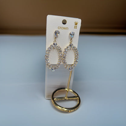 This beautiful earring is perfect for adding a touch of style to your look. It's crafted with care to ensure both durability and elegance. The sleek design and high-quality materials make it an ideal accessory for any occasion.