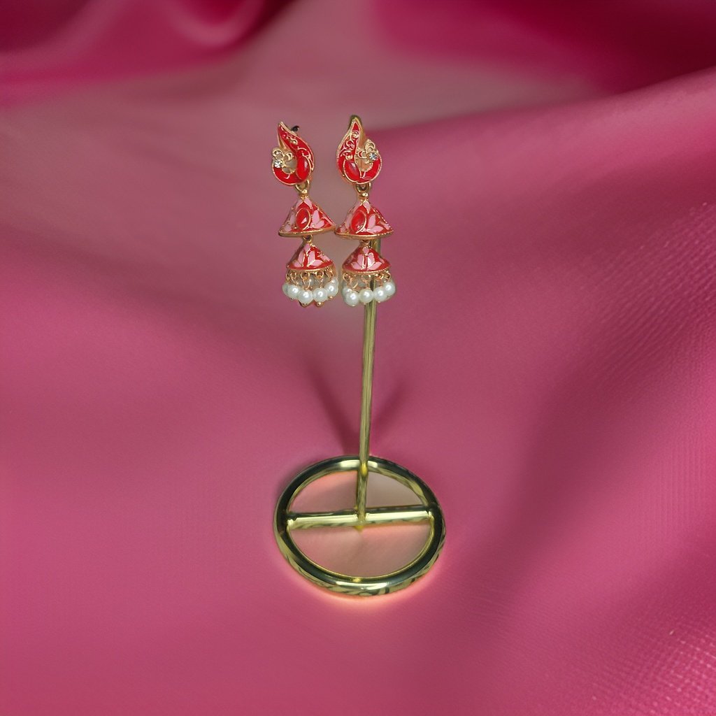 This beautiful earring is perfect for adding a touch of style to your look. It's crafted with care to ensure both durability and elegance. The sleek design and high-quality materials make it an ideal accessory for any occasion.