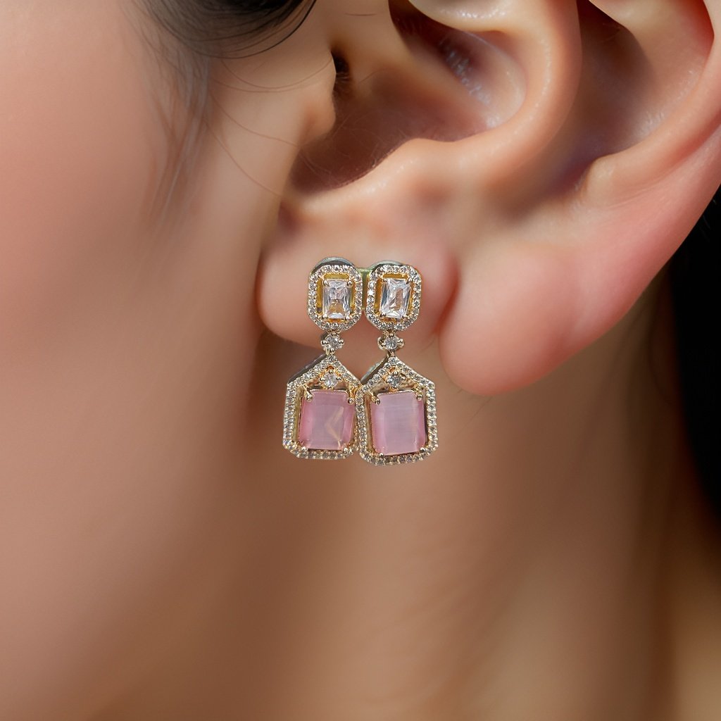 This beautiful earring is perfect for adding a touch of style to your look. It's crafted with care to ensure both durability and elegance. The sleek design and high-quality materials make it an ideal accessory for any occasion.