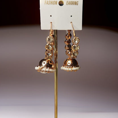 This beautiful earring is perfect for adding a touch of style to your look. It's crafted with care to ensure both durability and elegance. The sleek design and high-quality materials make it an ideal accessory for any occasion.