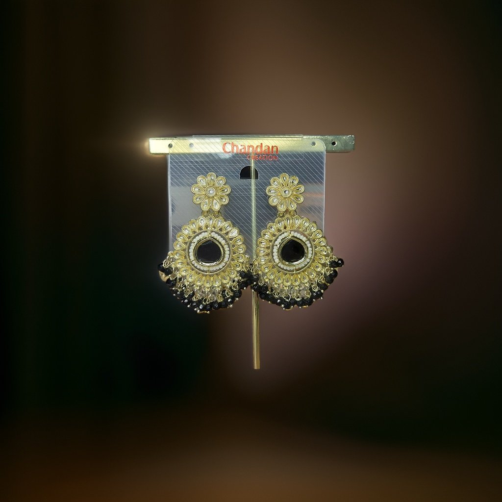 This beautiful earring is perfect for adding a touch of style to your look. It's crafted with care to ensure both durability and elegance. The sleek design and high-quality materials make it an ideal accessory for any occasion.