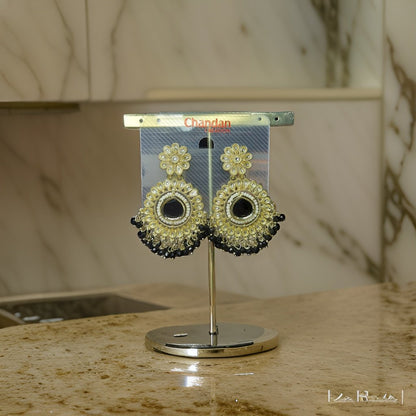 This beautiful earring is perfect for adding a touch of style to your look. It's crafted with care to ensure both durability and elegance. The sleek design and high-quality materials make it an ideal accessory for any occasion.