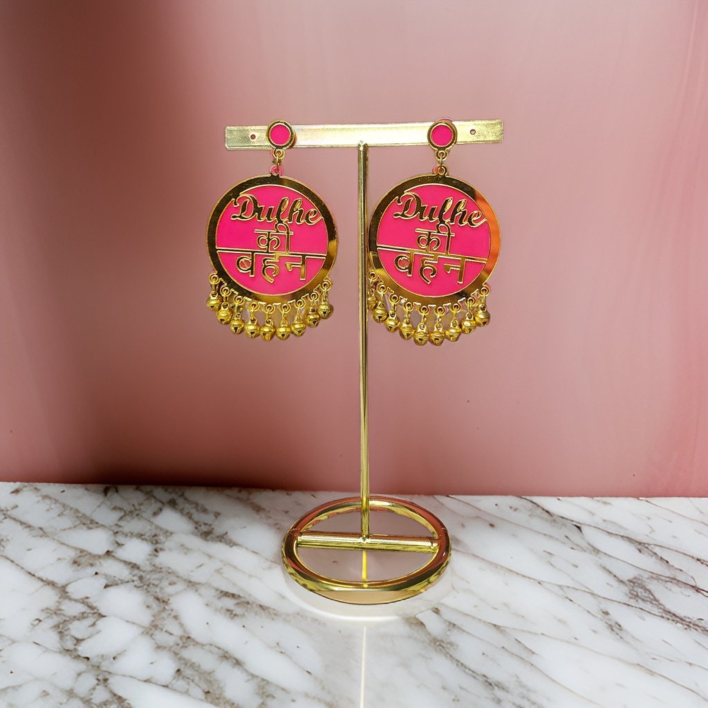 This beautiful earring is perfect for adding a touch of style to your look. It's crafted with care to ensure both durability and elegance. The sleek design and high-quality materials make it an ideal accessory for any occasion.