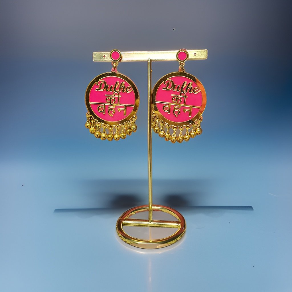 This beautiful earring is perfect for adding a touch of style to your look. It's crafted with care to ensure both durability and elegance. The sleek design and high-quality materials make it an ideal accessory for any occasion.