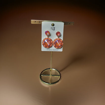 This beautiful earring is perfect for adding a touch of style to your look. It's crafted with care to ensure both durability and elegance. The sleek design and high-quality materials make it an ideal accessory for any occasion.