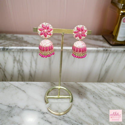 This beautiful earring is perfect for adding a touch of style to your look. It's crafted with care to ensure both durability and elegance. The sleek design and high-quality materials make it an ideal accessory for any occasion.