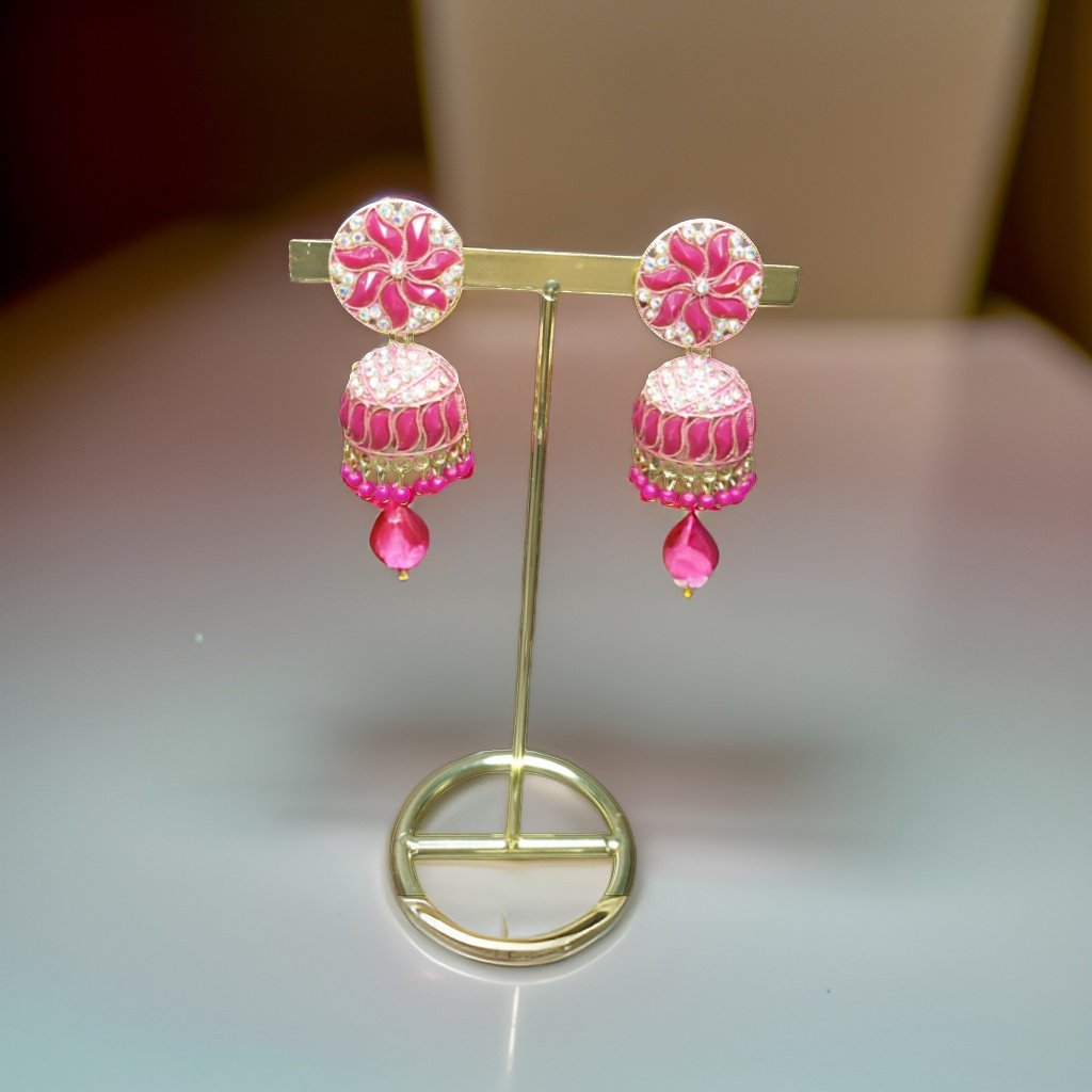 This beautiful earring is perfect for adding a touch of style to your look. It's crafted with care to ensure both durability and elegance. The sleek design and high-quality materials make it an ideal accessory for any occasion.