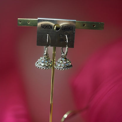 This beautiful earring is perfect for adding a touch of style to your look. It's crafted with care to ensure both durability and elegance. The sleek design and high-quality materials make it an ideal accessory for any occasion.