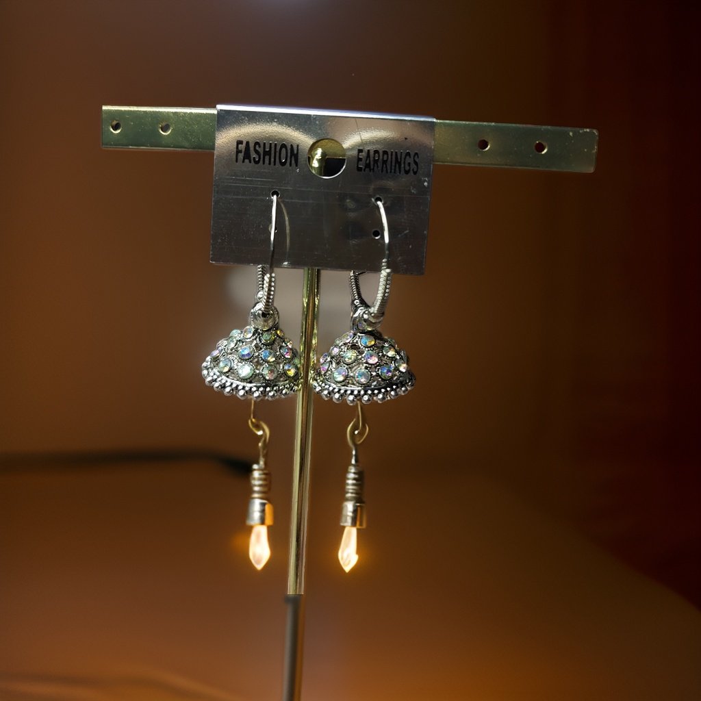 This beautiful earring is perfect for adding a touch of style to your look. It's crafted with care to ensure both durability and elegance. The sleek design and high-quality materials make it an ideal accessory for any occasion.
