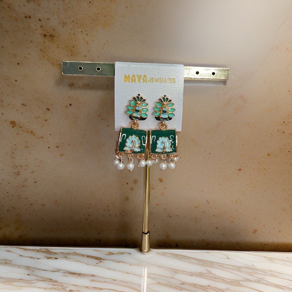 This beautiful earring is perfect for adding a touch of style to your look. It's crafted with care to ensure both durability and elegance. The sleek design and high-quality materials make it an ideal accessory for any occasion.