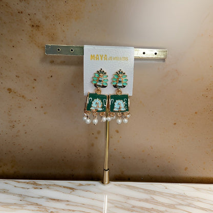 This beautiful earring is perfect for adding a touch of style to your look. It's crafted with care to ensure both durability and elegance. The sleek design and high-quality materials make it an ideal accessory for any occasion.