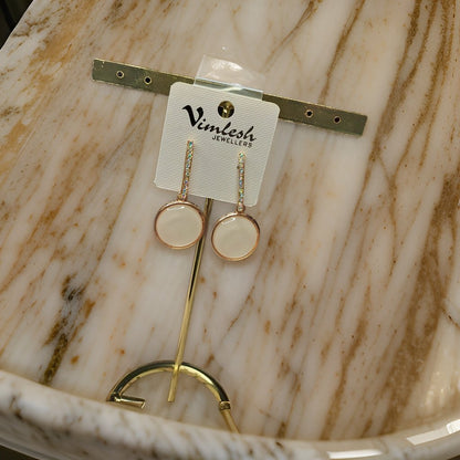 This beautiful earring is perfect for adding a touch of style to your look. It's crafted with care to ensure both durability and elegance. The sleek design and high-quality materials make it an ideal accessory for any occasion.