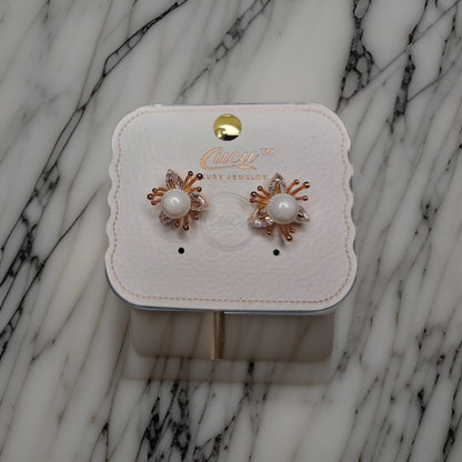 This beautiful earring is perfect for adding a touch of style to your look. It's crafted with care to ensure both durability and elegance. The sleek design and high-quality materials make it an ideal accessory for any occasion.