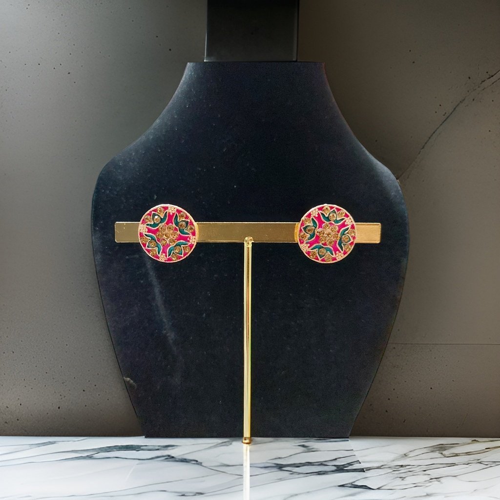 This beautiful earring is perfect for adding a touch of style to your look. It's crafted with care to ensure both durability and elegance. The sleek design and high-quality materials make it an ideal accessory for any occasion.