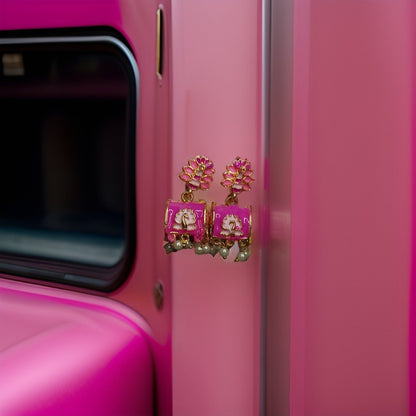 This beautiful earring is perfect for adding a touch of style to your look. It's crafted with care to ensure both durability and elegance. The sleek design and high-quality materials make it an ideal accessory for any occasion.