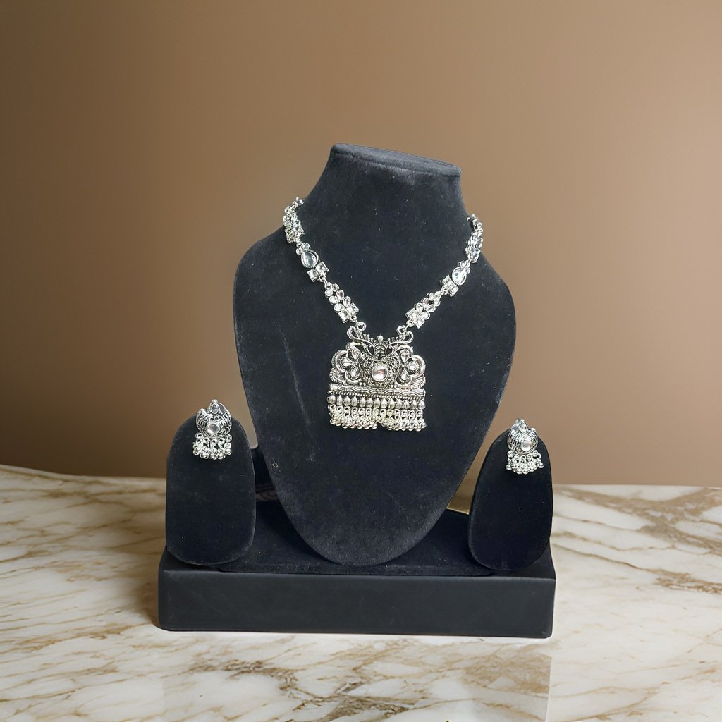 Elevate your look with our Kuhu Necklace. This stunning piece exudes sophistication with its timeless design and superior craftsmanship. Whether worn alone or layered with other necklaces, it adds a touch of glamour to any outfit.